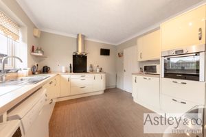 kithen- click for photo gallery